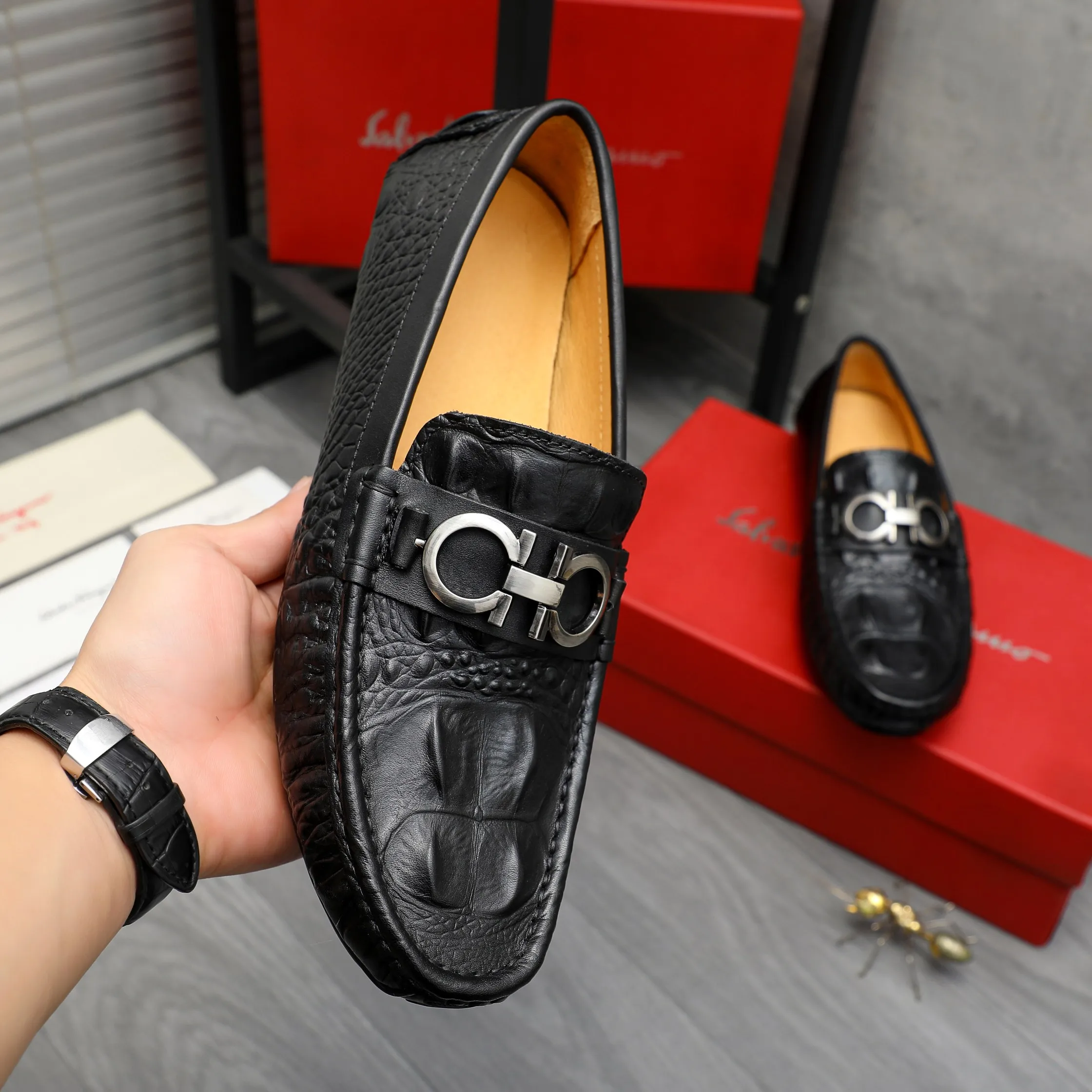 Men's shoes 💰p380 Product trademark: Ferragamo " Ferragamo ] Casual slip-on men's shoes Regular size: 38-45 Product materials: Selected crocodile pattern cowhide upper, pigskin lining, rubber outsole